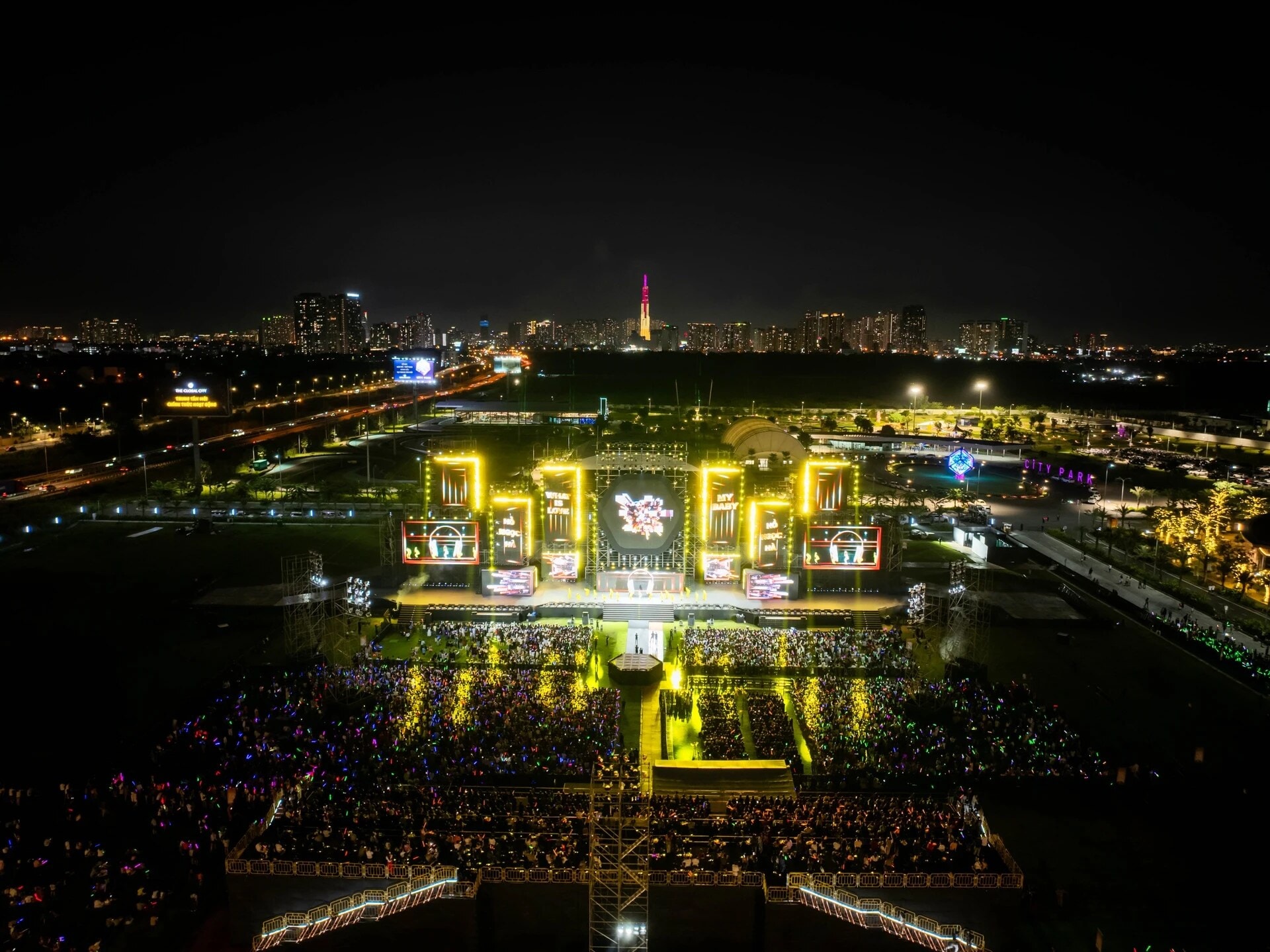 The Global City - SOHO FEST, đại nhạc hội bên kênh đào